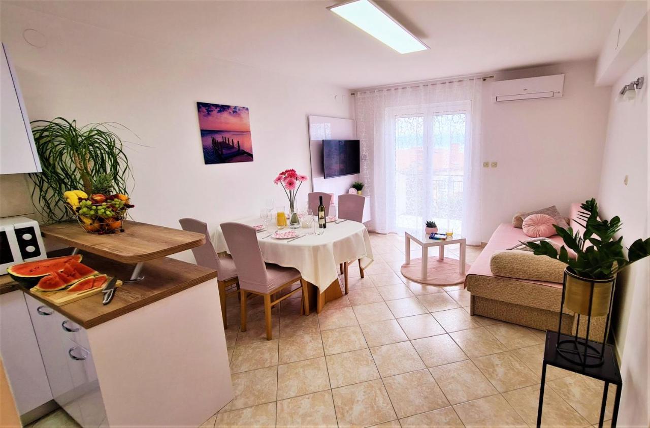 Apartment Karamarko Малинска Экстерьер фото
