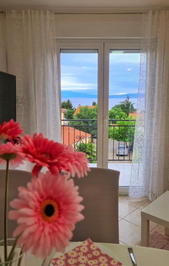 Apartment Karamarko Малинска Экстерьер фото