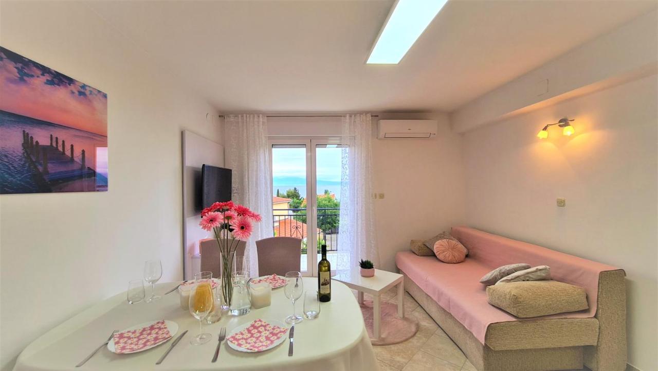 Apartment Karamarko Малинска Экстерьер фото