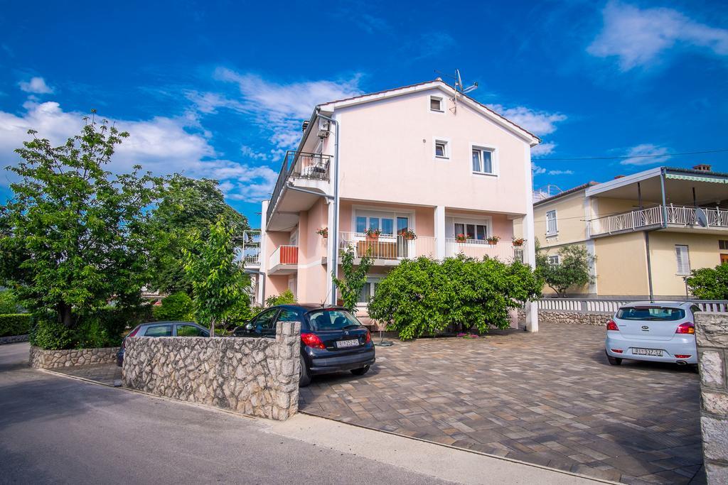 Apartment Karamarko Малинска Экстерьер фото