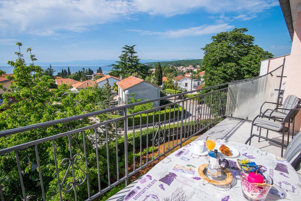 Apartment Karamarko Малинска Экстерьер фото